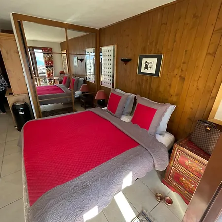 Centre Apartment *